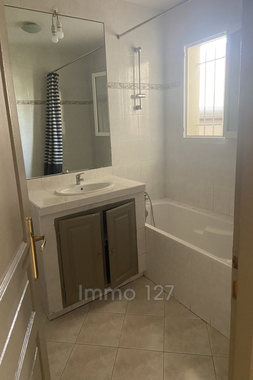 Location Appartement à Marseille 8e arrondissement 3 pièces