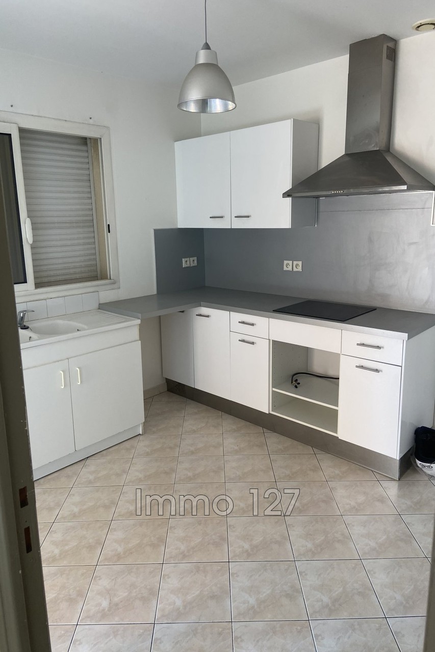 Location Appartement à Marseille 8e arrondissement 3 pièces