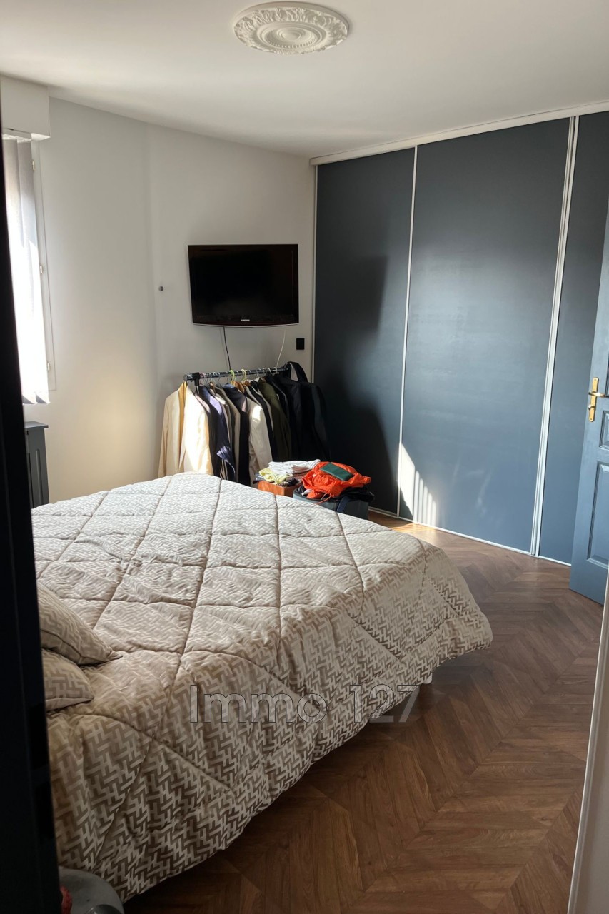 Location Appartement à Marseille 8e arrondissement 4 pièces