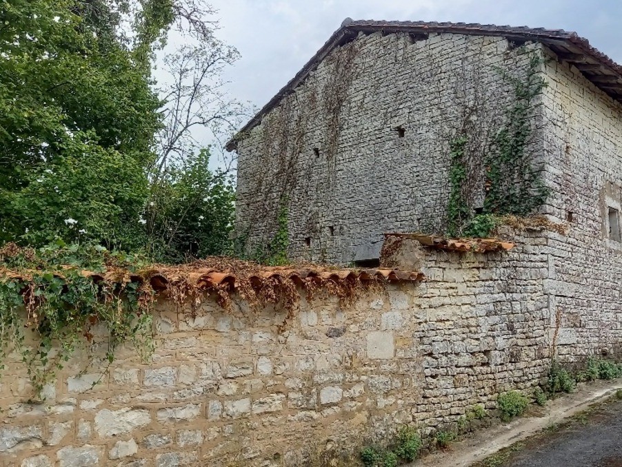 Vente Garage / Parking à Mansle 0 pièce