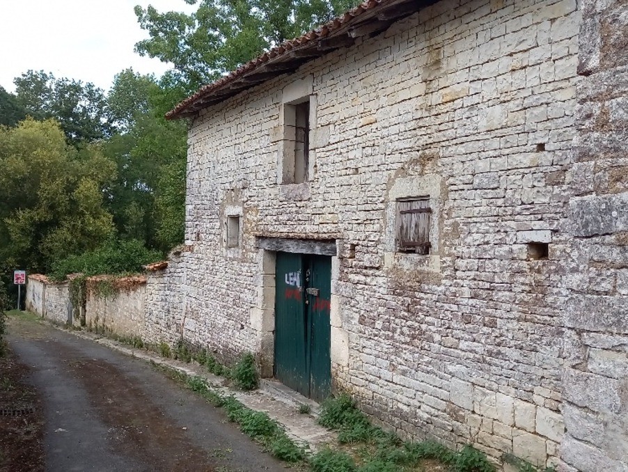 Vente Garage / Parking à Mansle 0 pièce