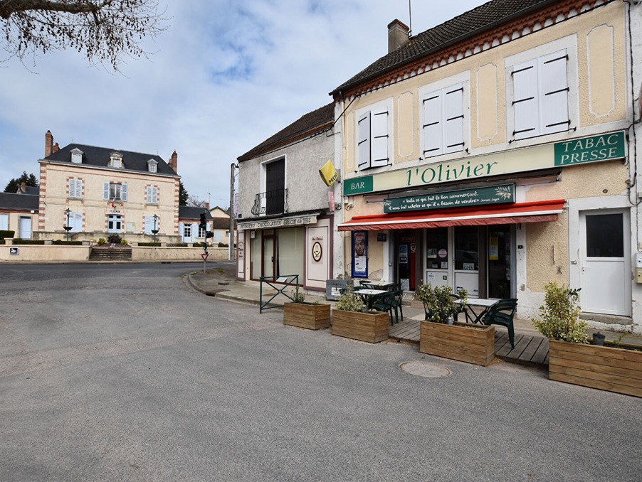 Vente Bureau / Commerce à Saint-Gérand-le-Puy 0 pièce