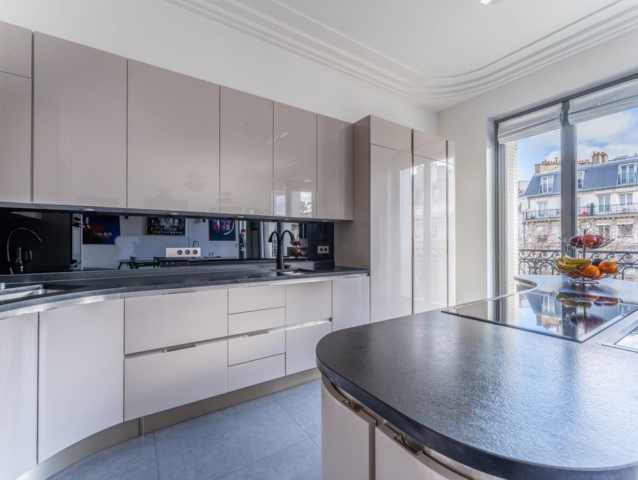 Vente Appartement à Paris Batignolles-Monceaux 17e arrondissement 5 pièces