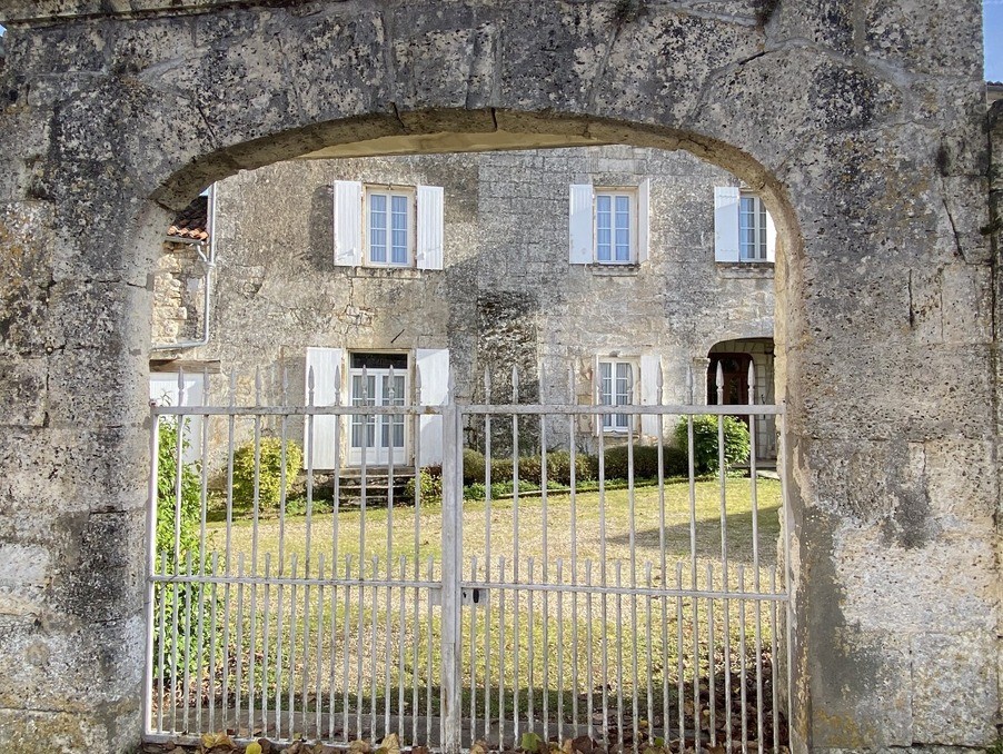 Vente Maison à Angoulême 9 pièces