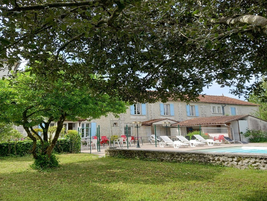 Vente Maison à Saint-Séverin 24 pièces