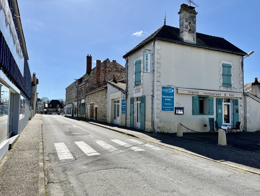 Vente Bureau / Commerce à l'Isle-Jourdain 0 pièce