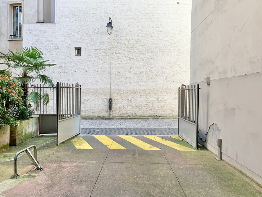 Vente Garage / Parking à Paris Élysée  8e arrondissement 0 pièce