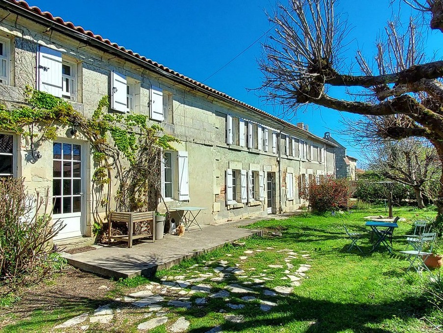 Vente Maison à la Roche-Chalais 18 pièces