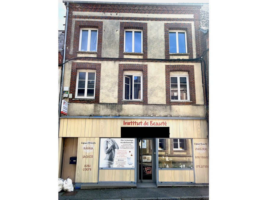 Vente Bureau / Commerce à Moulins-la-Marche 8 pièces