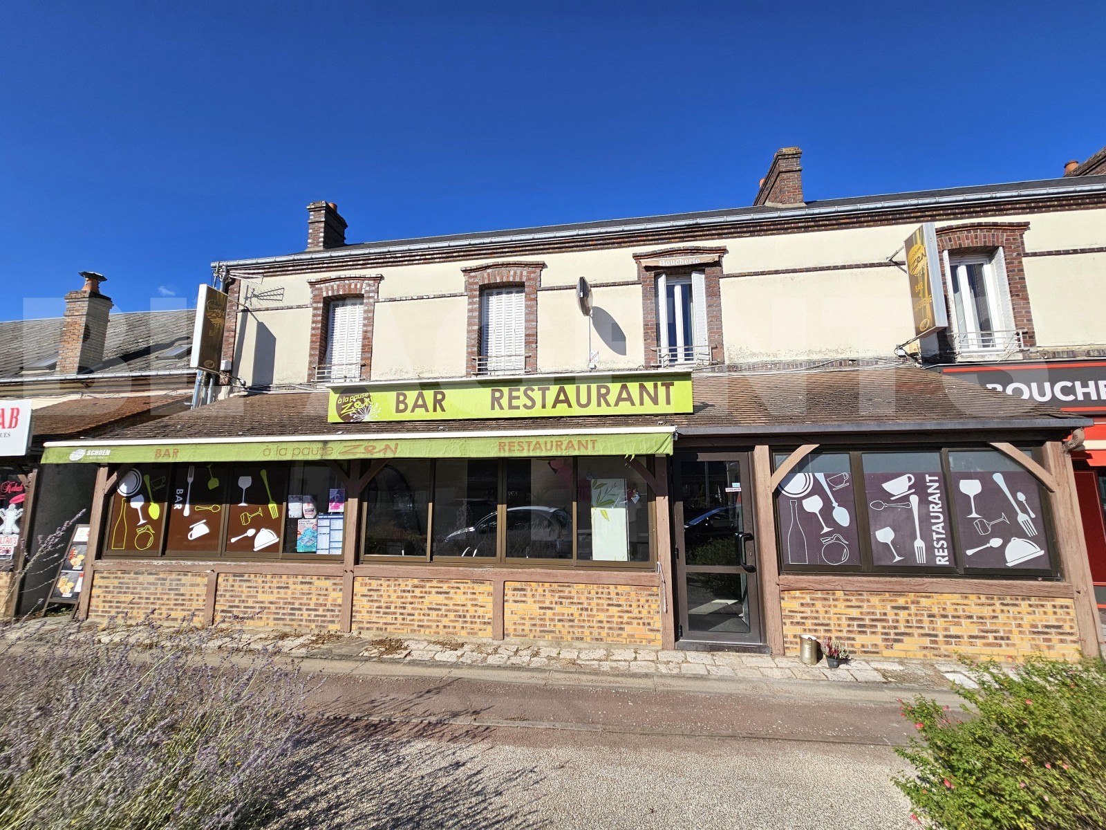 Vente Bureau / Commerce à Villemandeur 0 pièce