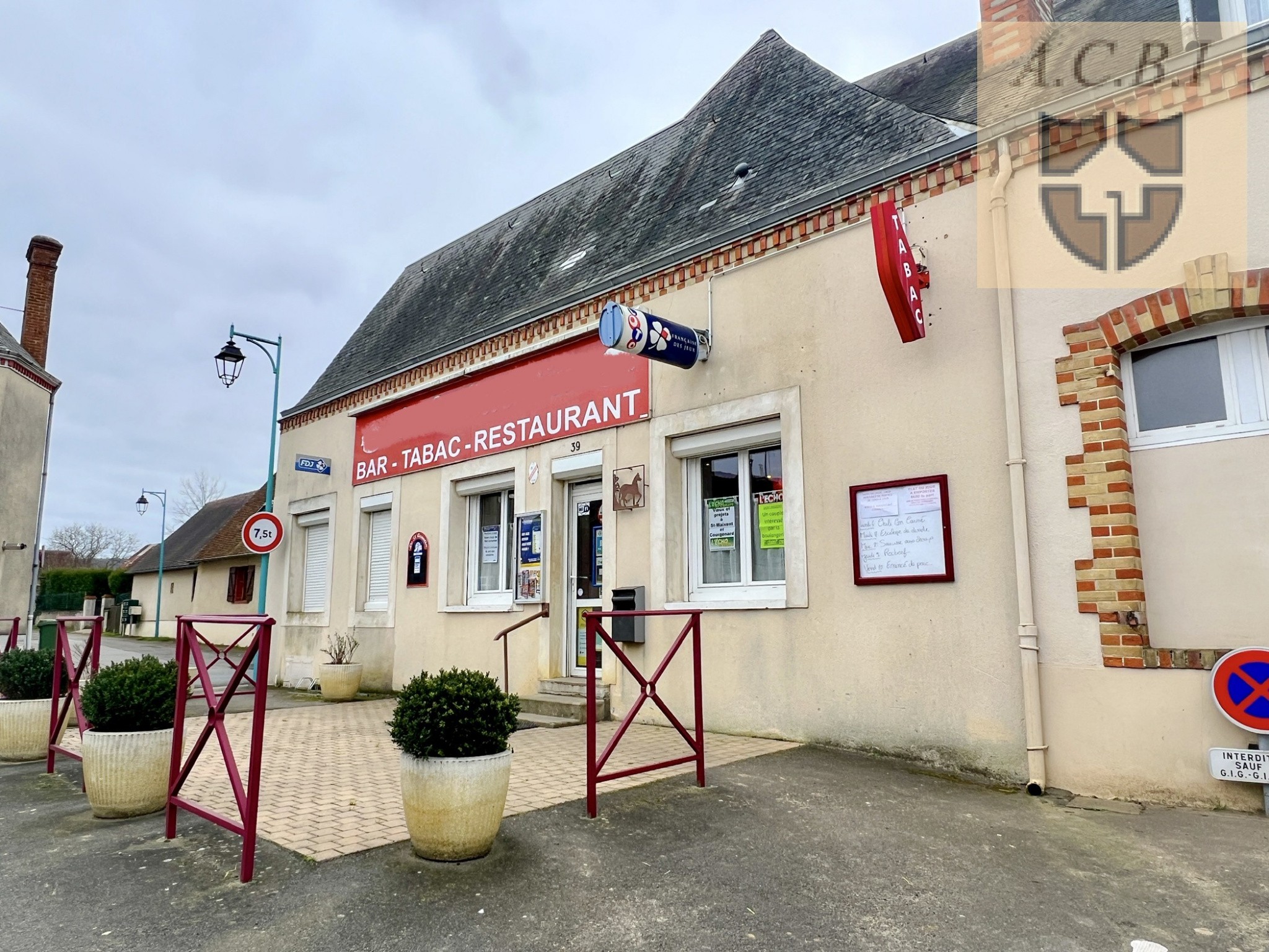 Vente Bureau / Commerce à la Ferté-Bernard 0 pièce