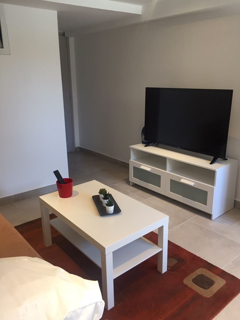 Location Appartement à Six-Fours-les-Plages 1 pièce