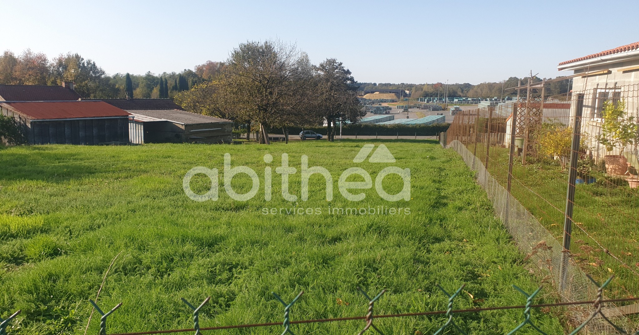 Vente Terrain à Roumazières-Loubert 0 pièce