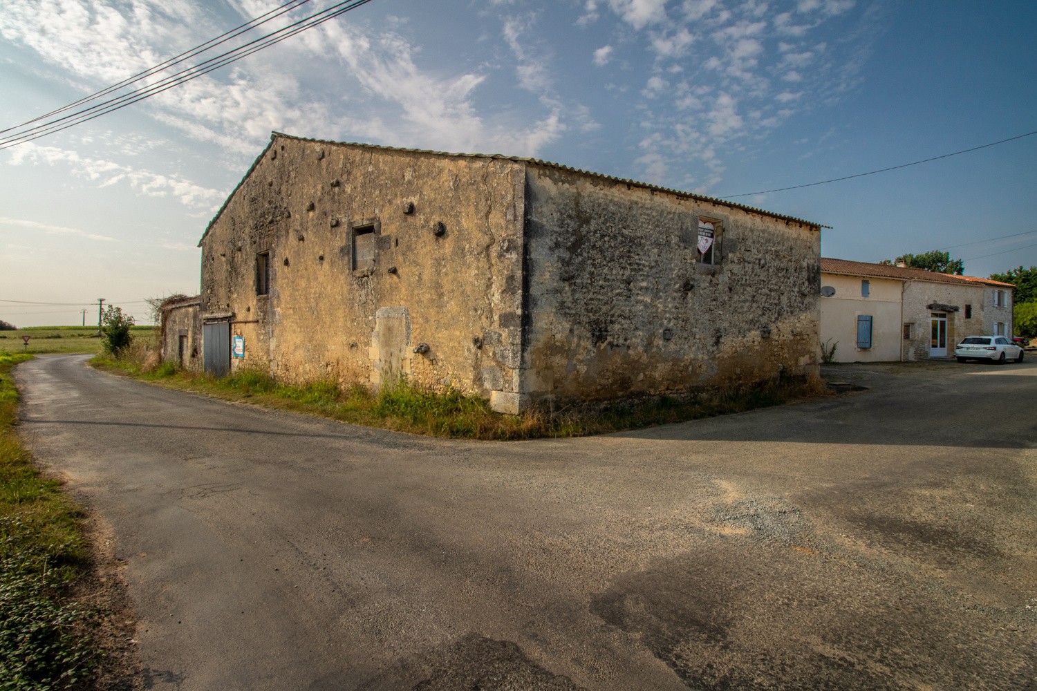 Vente Bureau / Commerce à Saint-Savinien 0 pièce