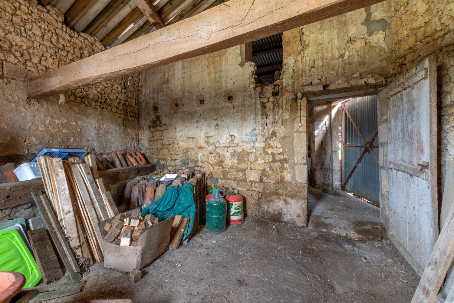 Vente Bureau / Commerce à Saint-Savinien 0 pièce