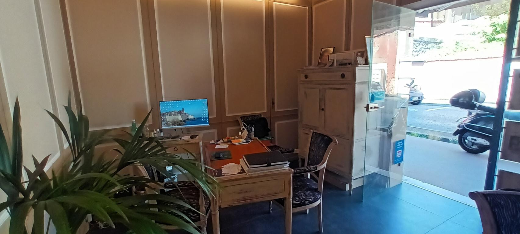 Vente Bureau / Commerce à Antibes 0 pièce