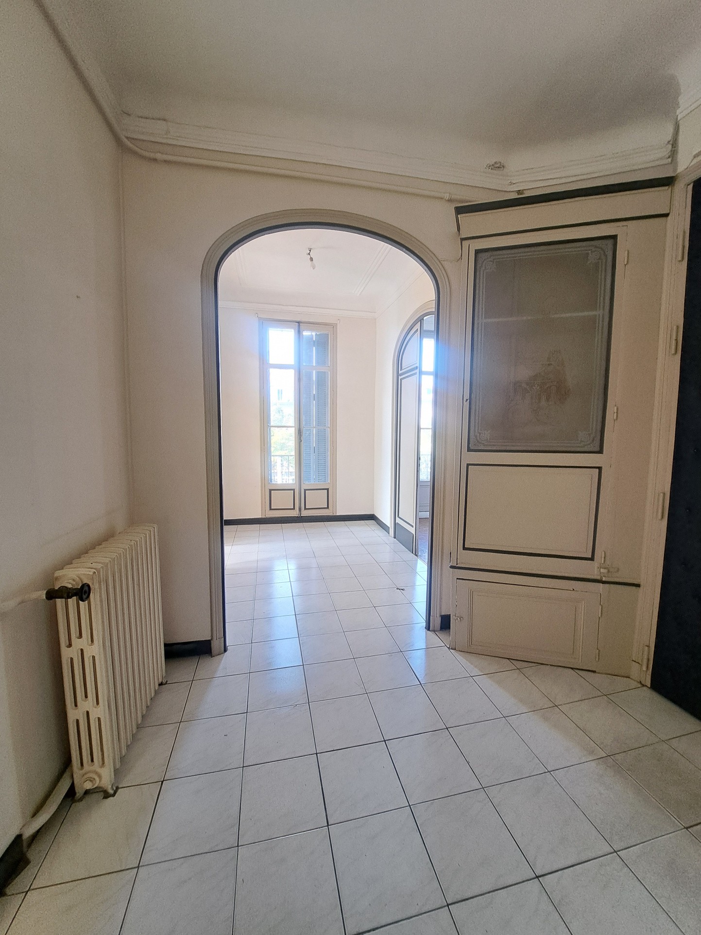 Location Bureau / Commerce à Marseille 6e arrondissement 0 pièce