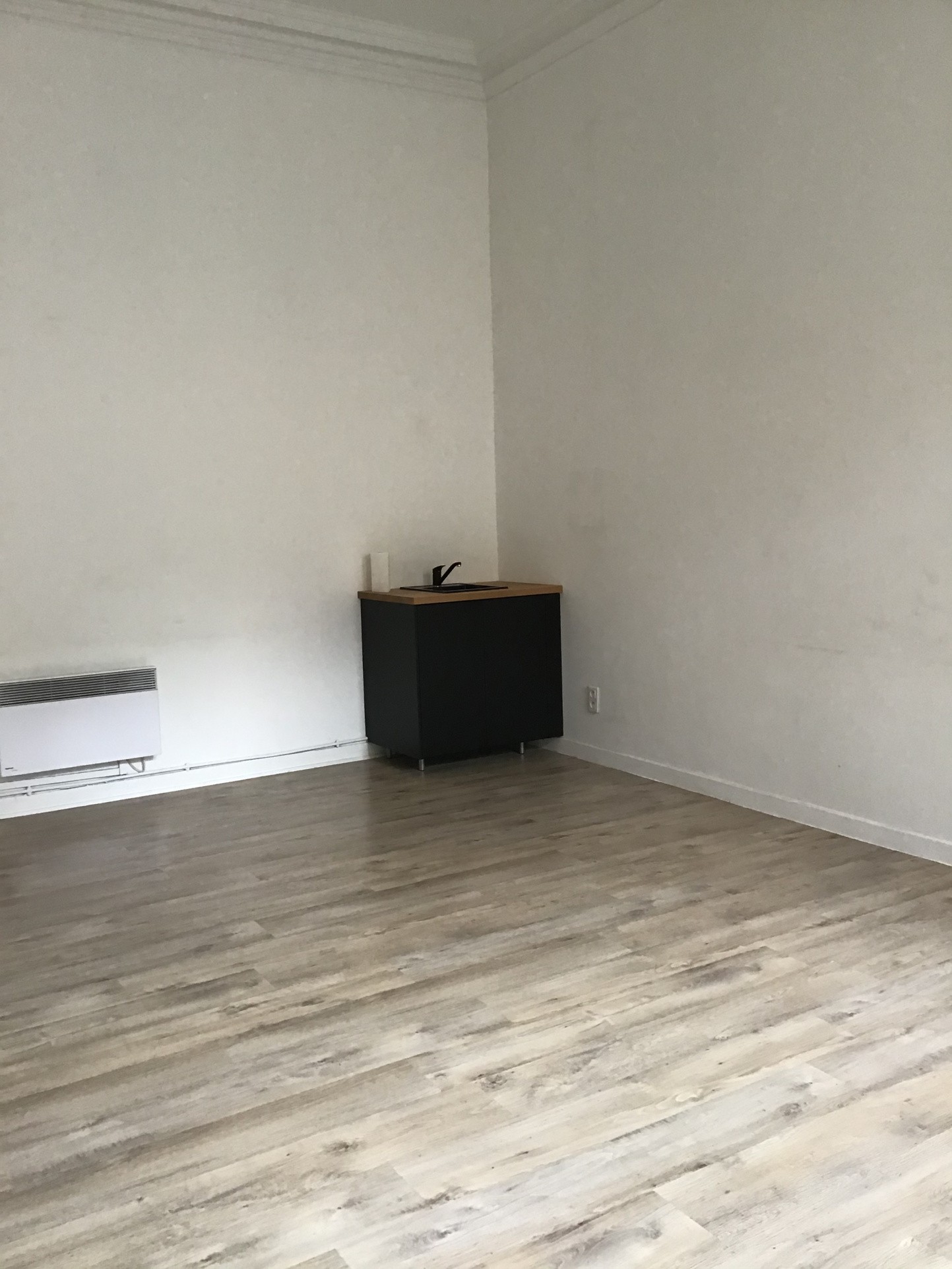 Location Bureau / Commerce à Marseille 6e arrondissement 0 pièce