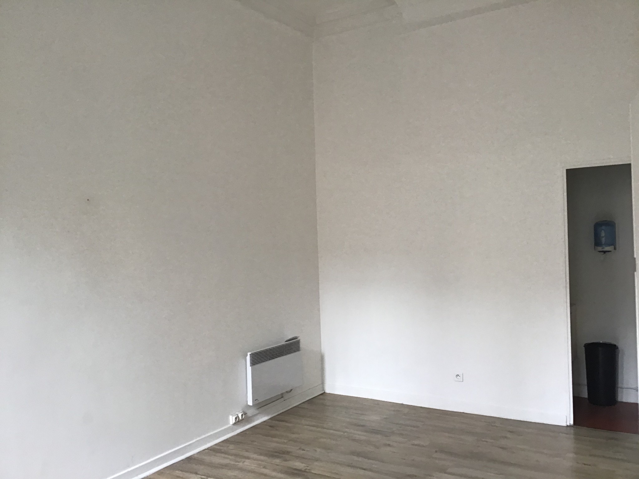 Location Bureau / Commerce à Marseille 6e arrondissement 0 pièce