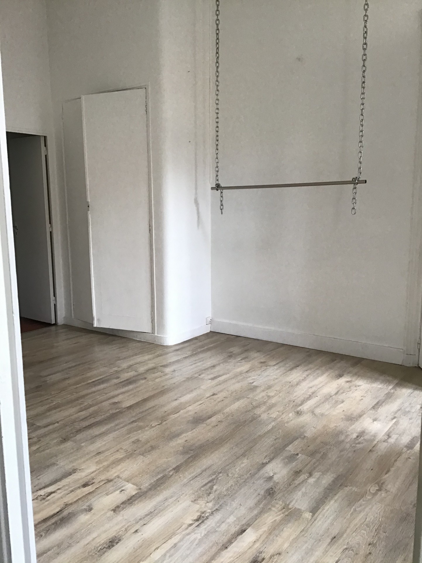 Location Bureau / Commerce à Marseille 6e arrondissement 0 pièce