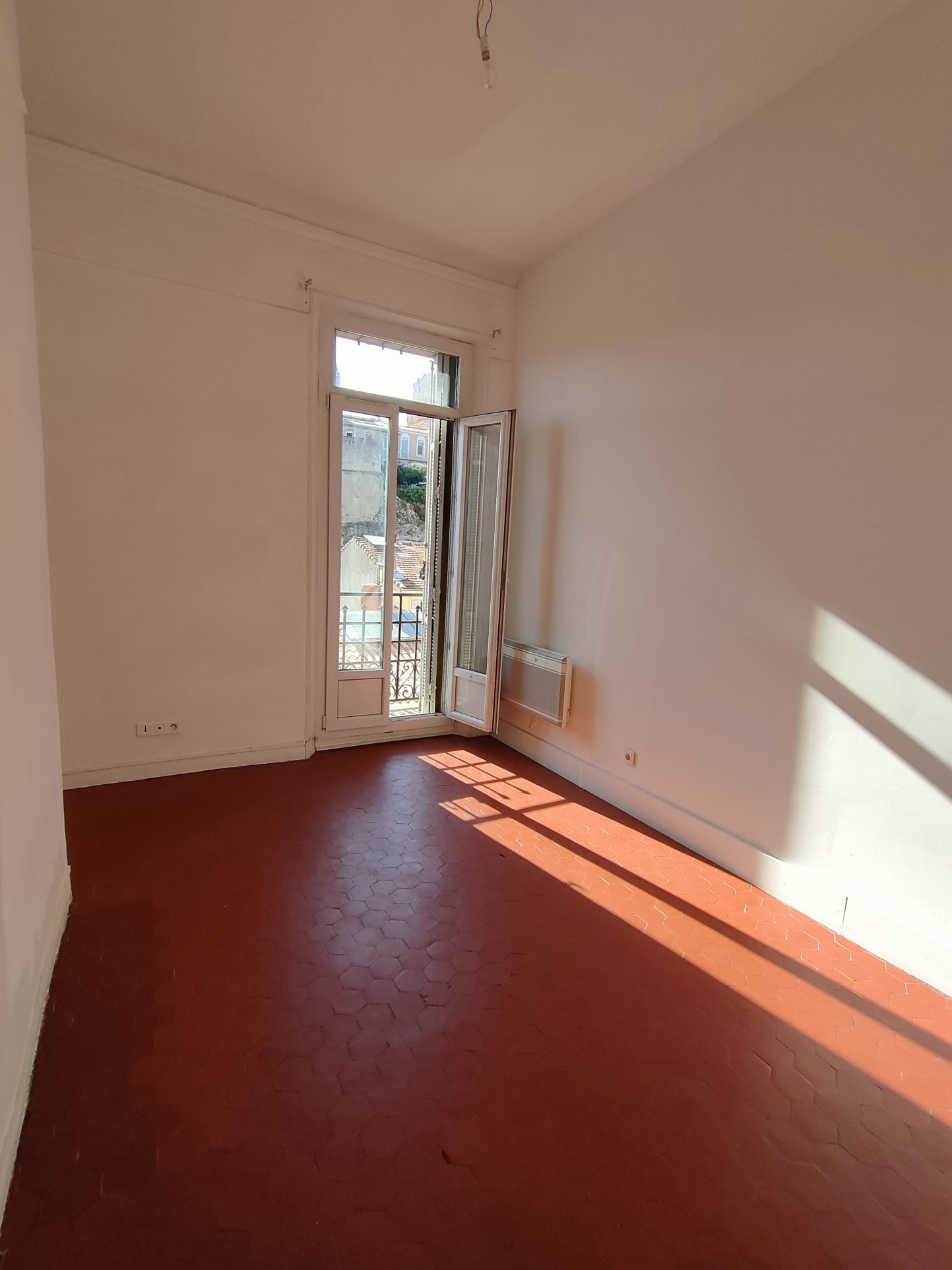 Location Appartement à Marseille 6e arrondissement 3 pièces