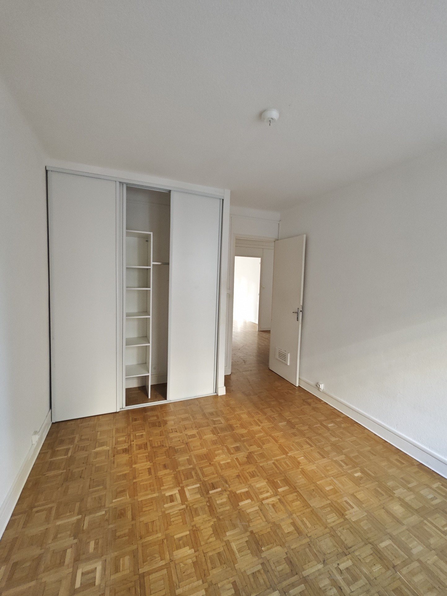 Location Appartement à Marseille 8e arrondissement 3 pièces