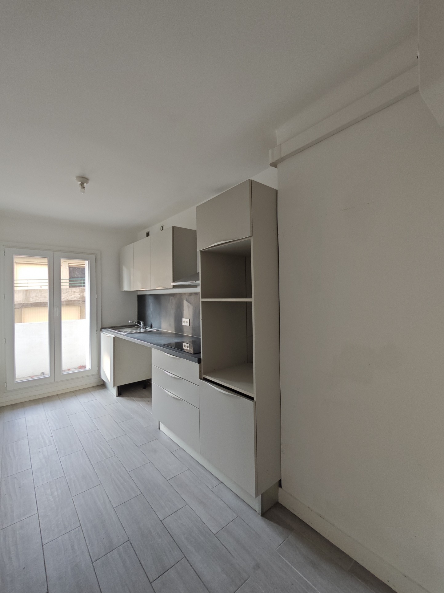 Location Appartement à Marseille 8e arrondissement 3 pièces