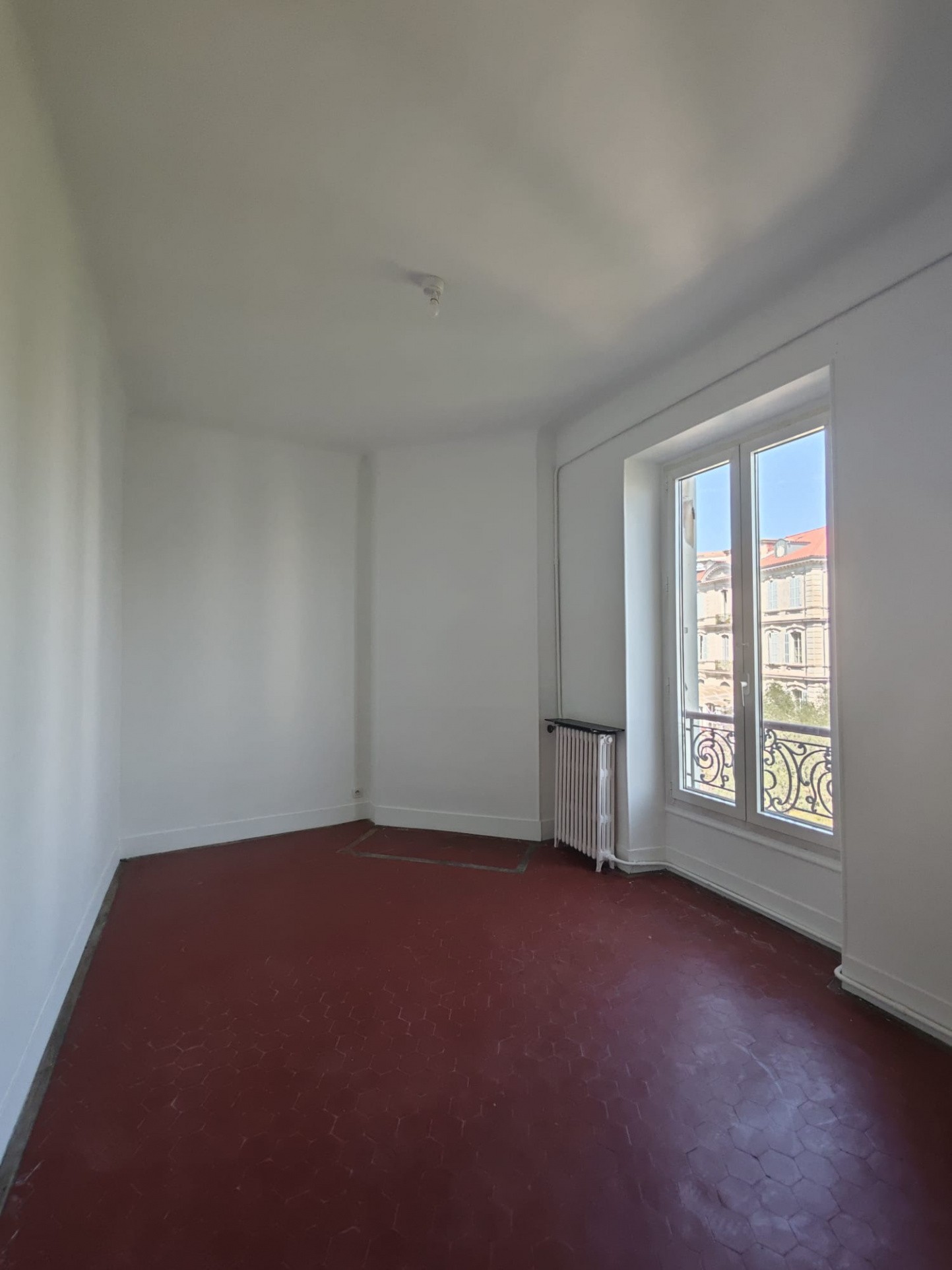 Location Appartement à Marseille 8e arrondissement 5 pièces