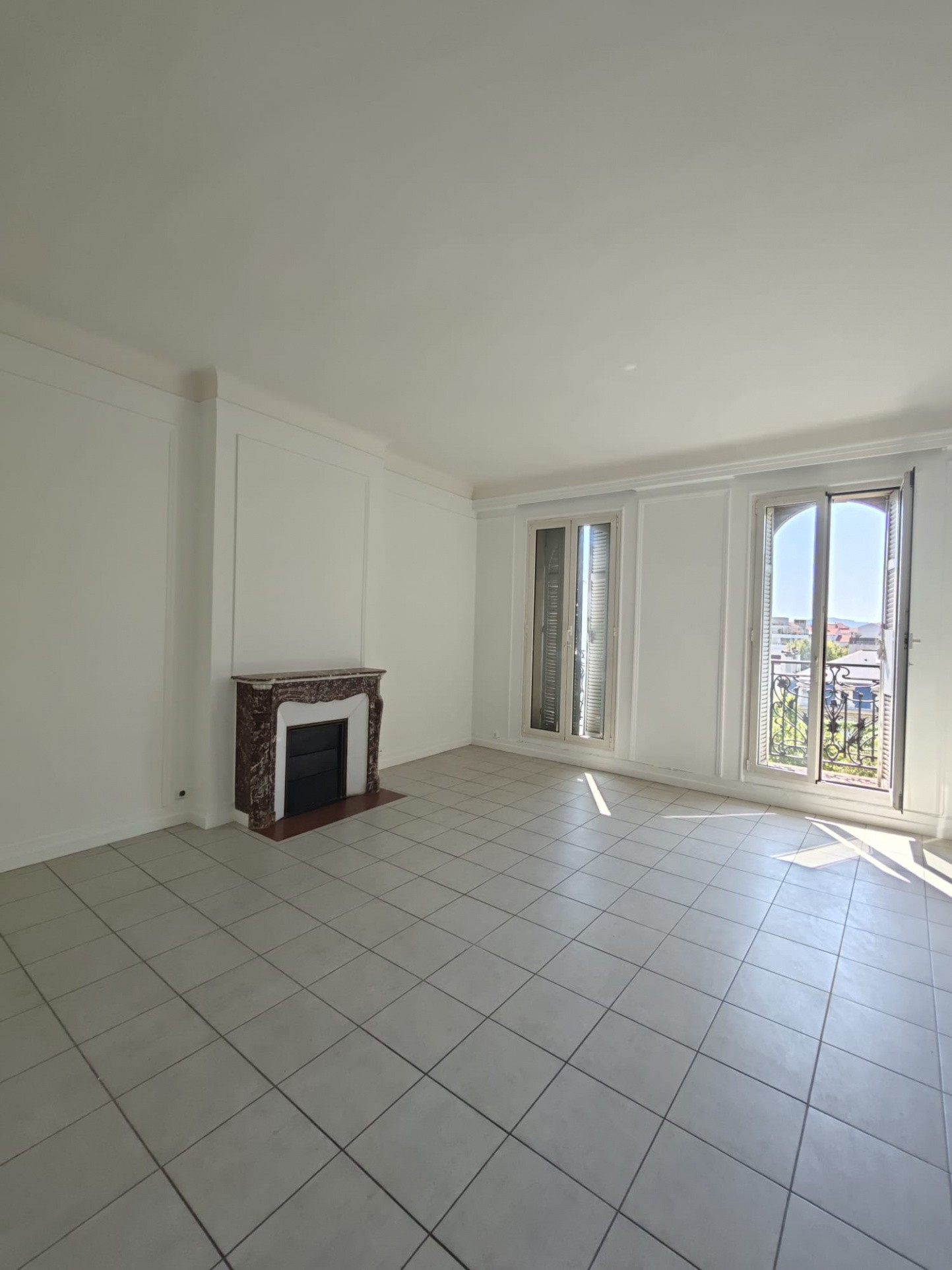 Location Appartement à Marseille 8e arrondissement 5 pièces