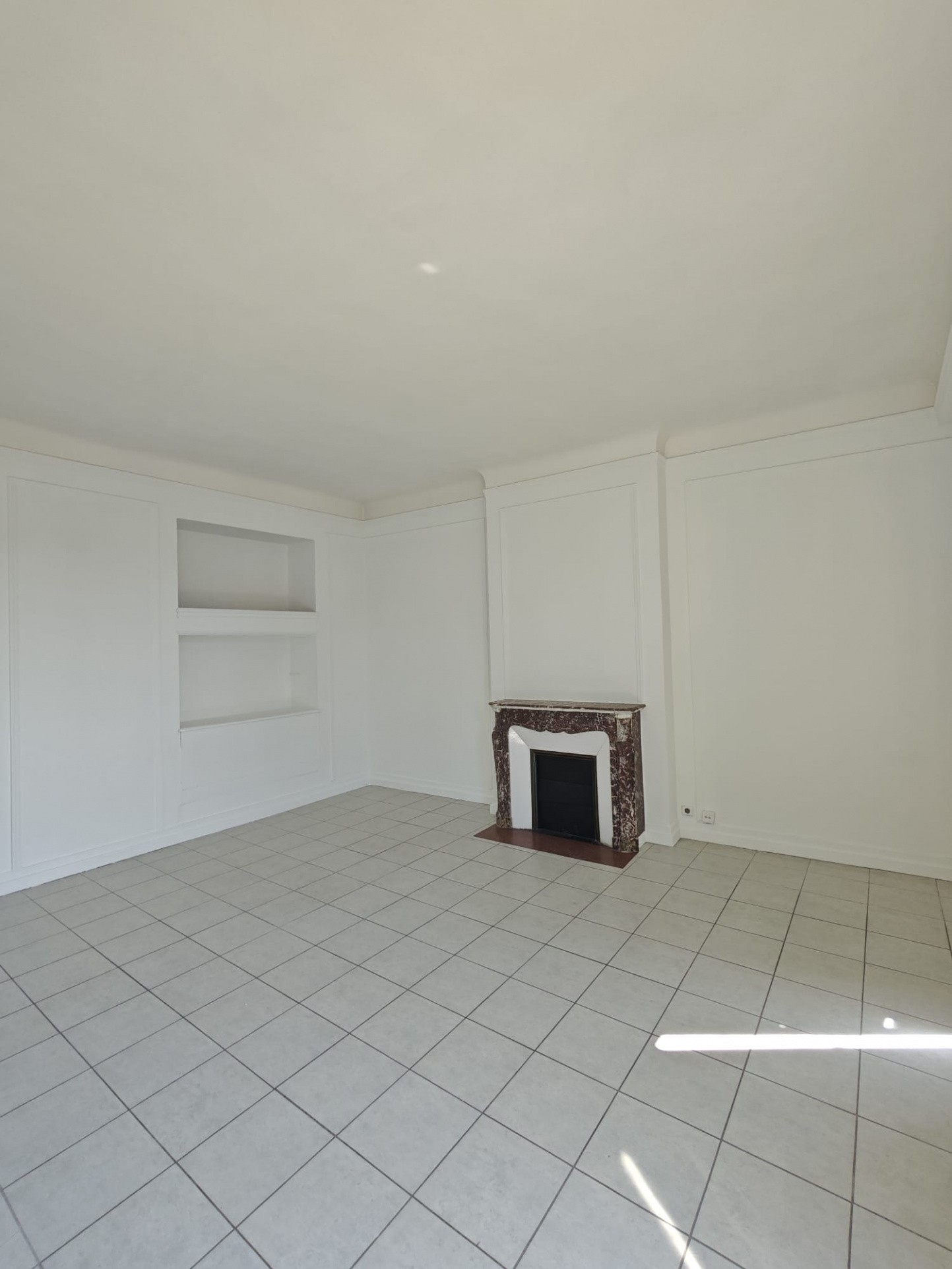 Location Appartement à Marseille 8e arrondissement 5 pièces