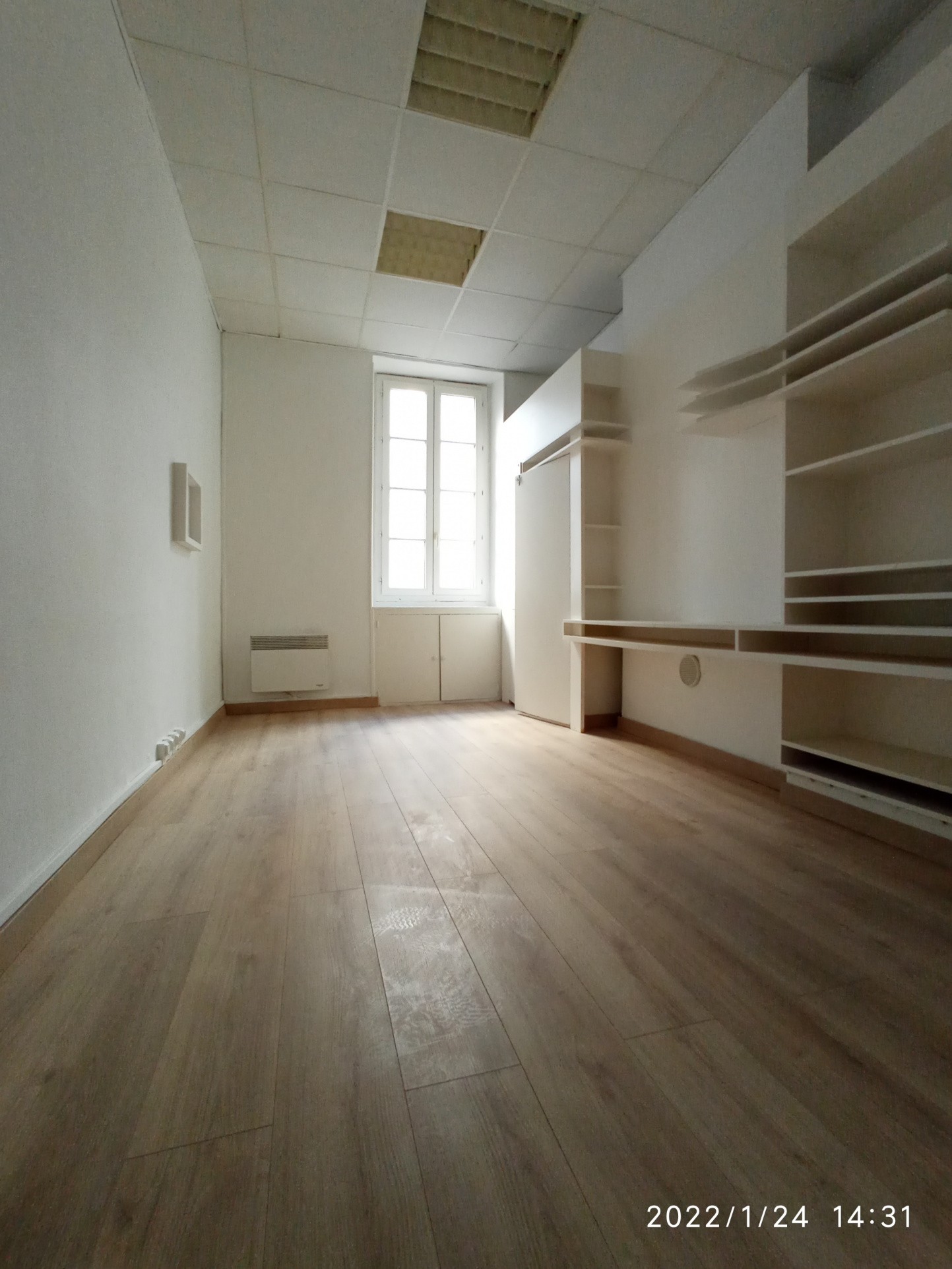 Location Bureau / Commerce à Marseille 6e arrondissement 2 pièces