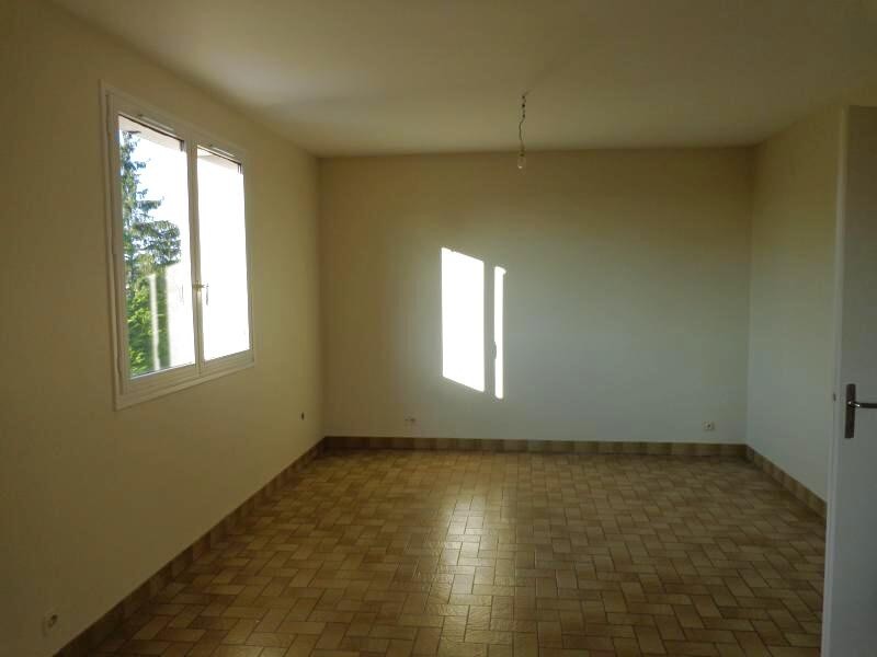 Location Appartement à Montsalvy 4 pièces