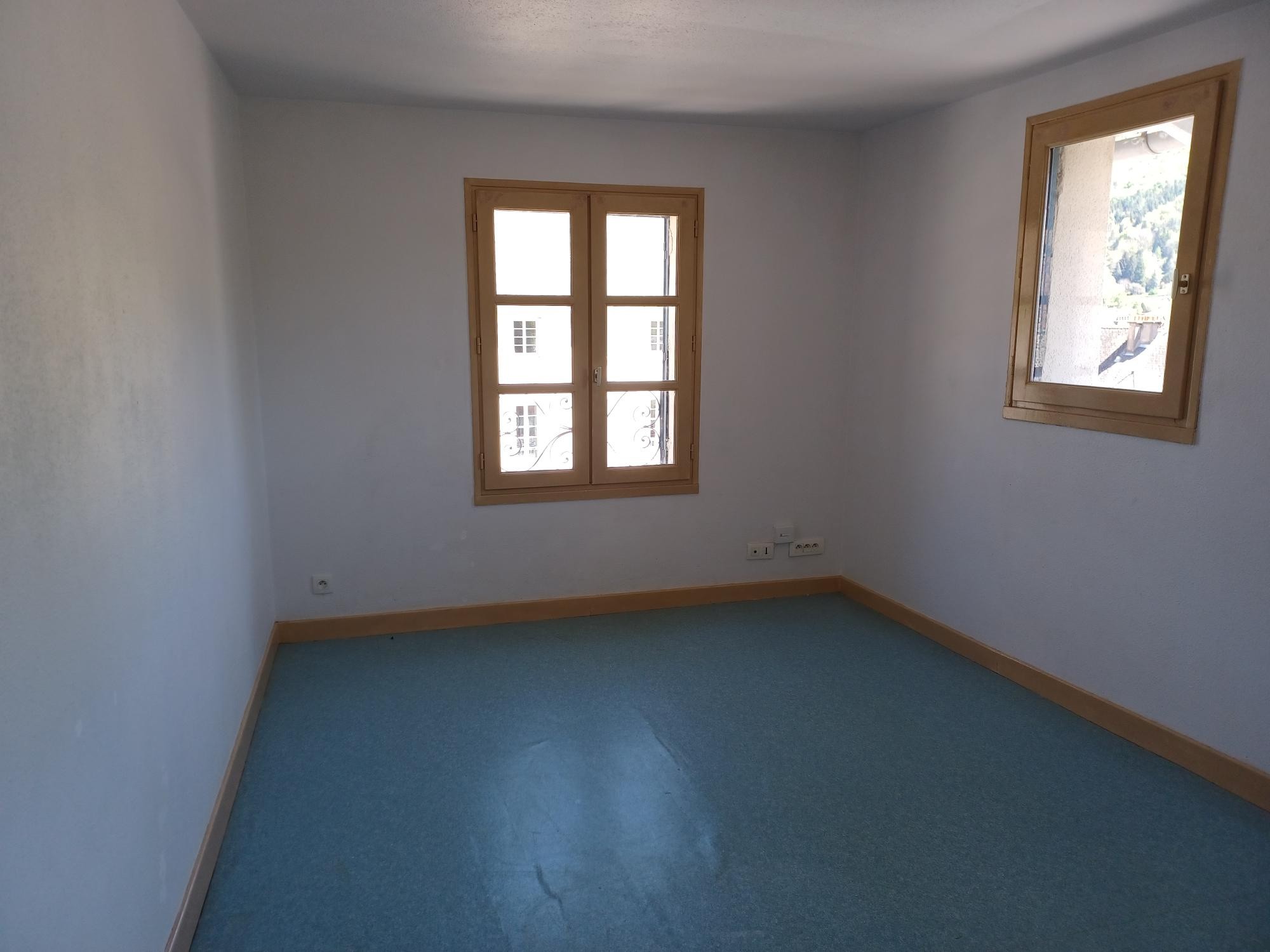 Location Appartement à Vic-sur-Cère 3 pièces