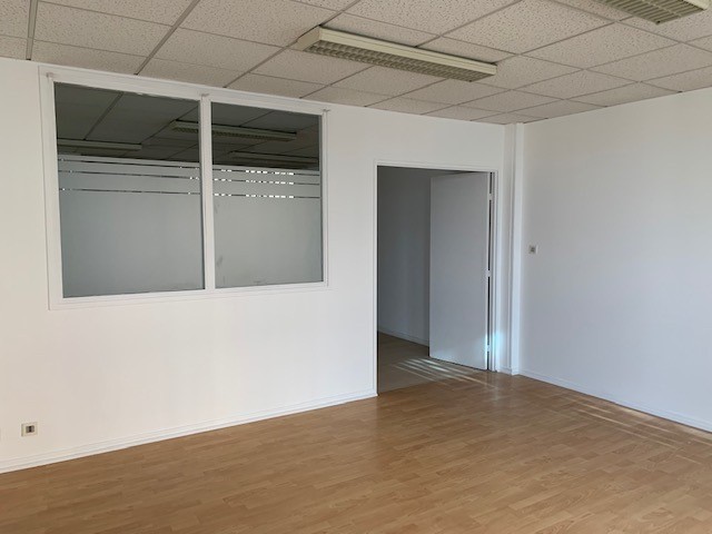 Location Bureau / Commerce à Toulouse 5 pièces