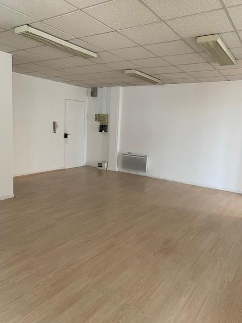 Location Bureau / Commerce à Toulouse 5 pièces