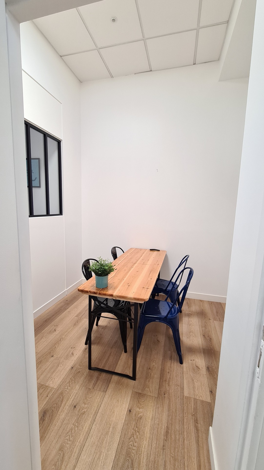 Location Bureau / Commerce à Paris Bourse 2e arrondissement 5 pièces