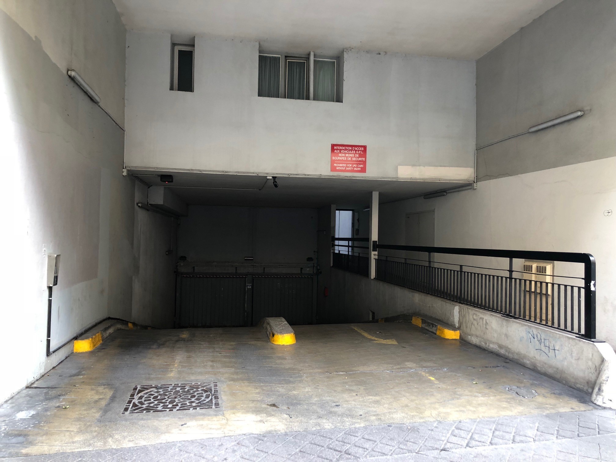 Location Garage / Parking à Paris Opéra 9e arrondissement 0 pièce