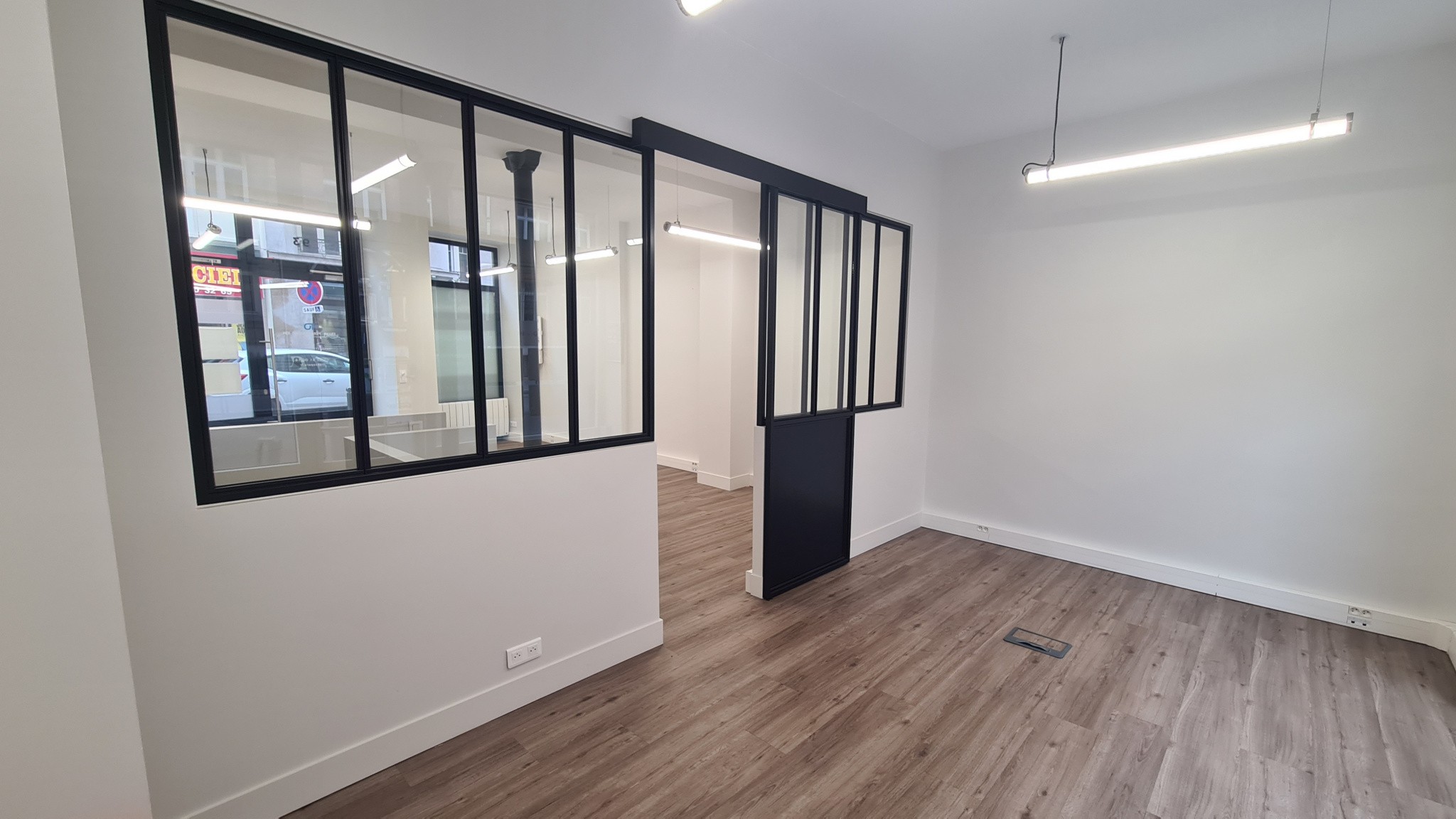 Location Bureau / Commerce à Paris Batignolles-Monceaux 17e arrondissement 0 pièce