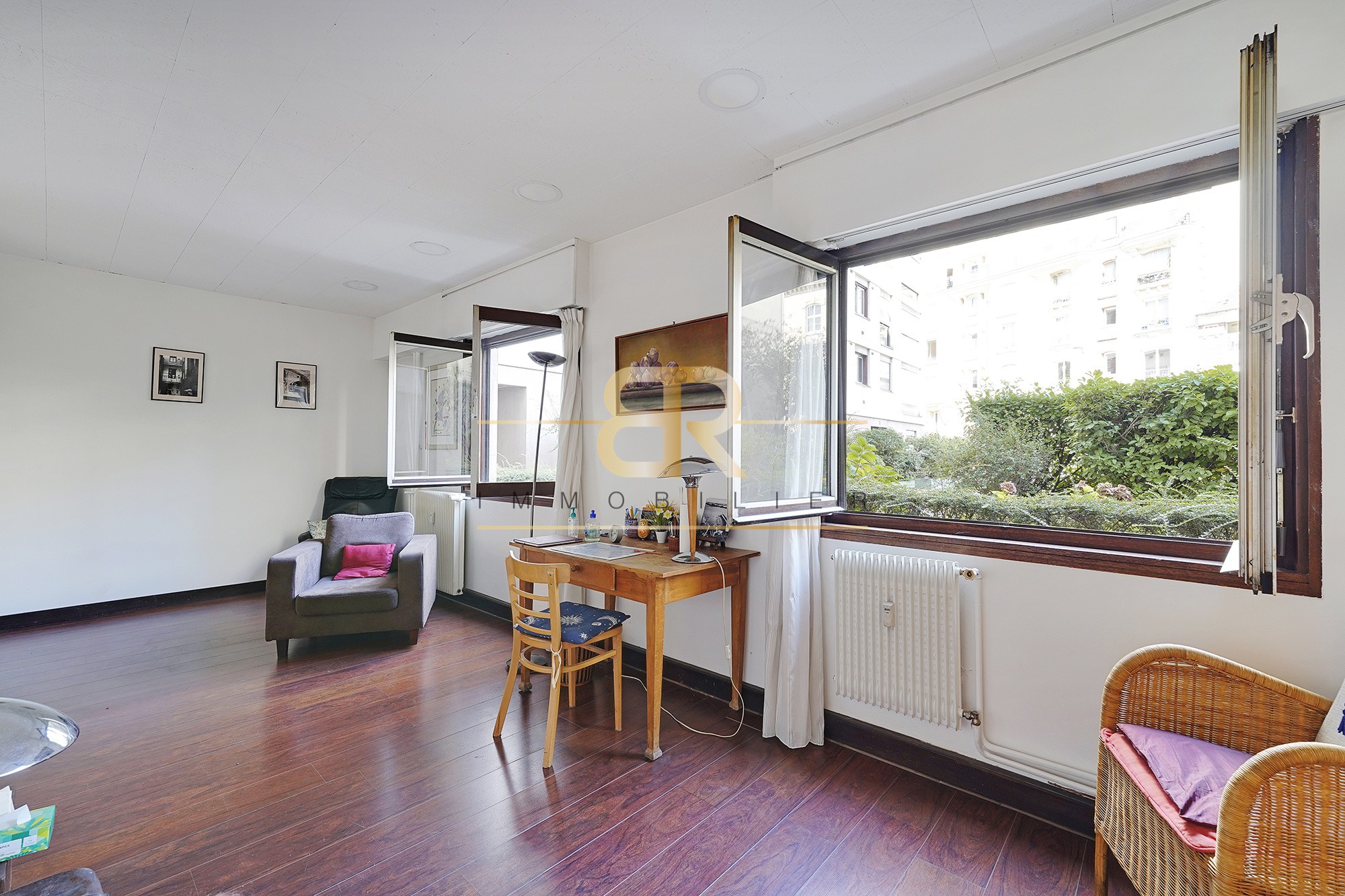 Vente Appartement à Paris Buttes-Chaumont 19e arrondissement 4 pièces