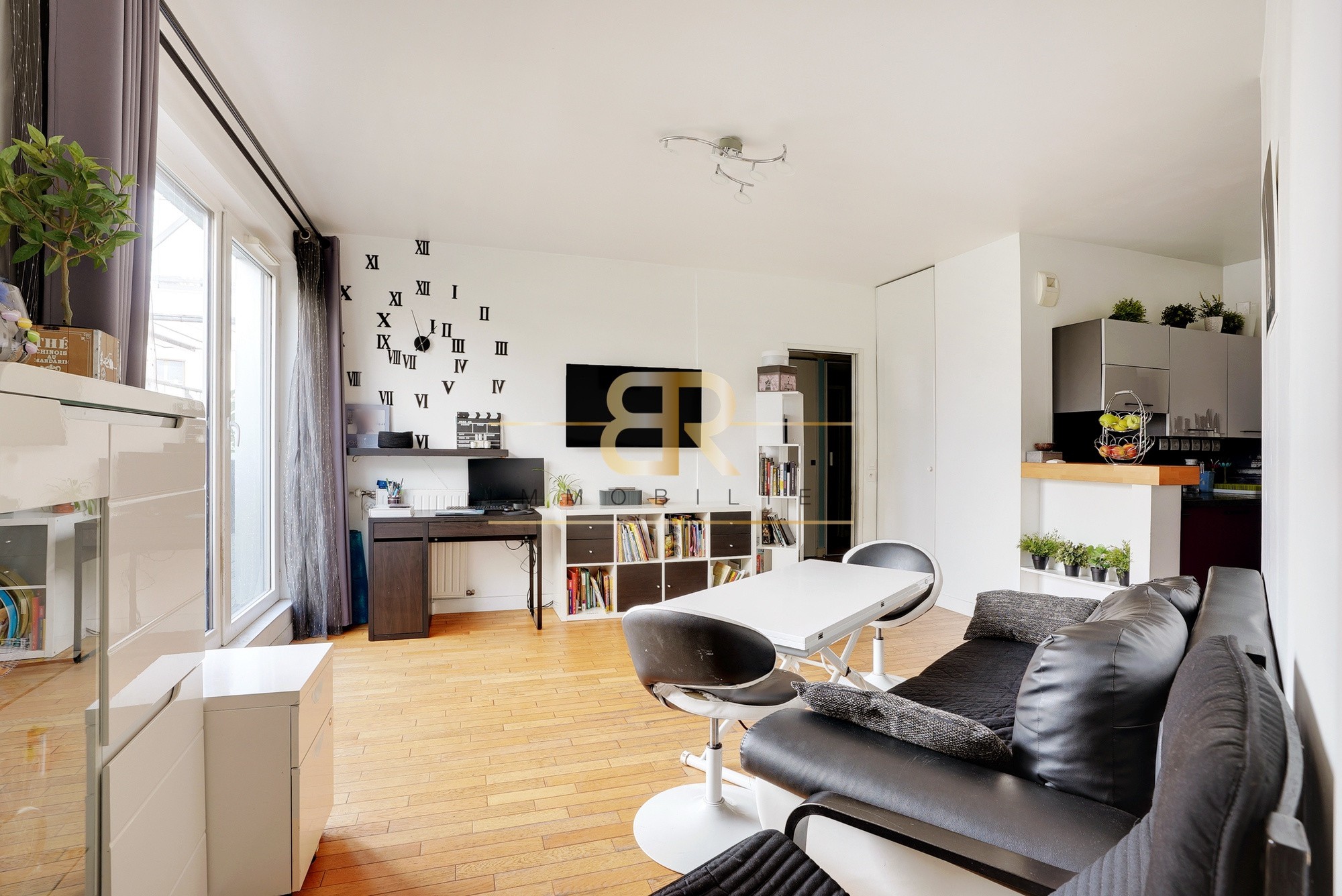 Vente Appartement à Paris Buttes-Chaumont 19e arrondissement 3 pièces