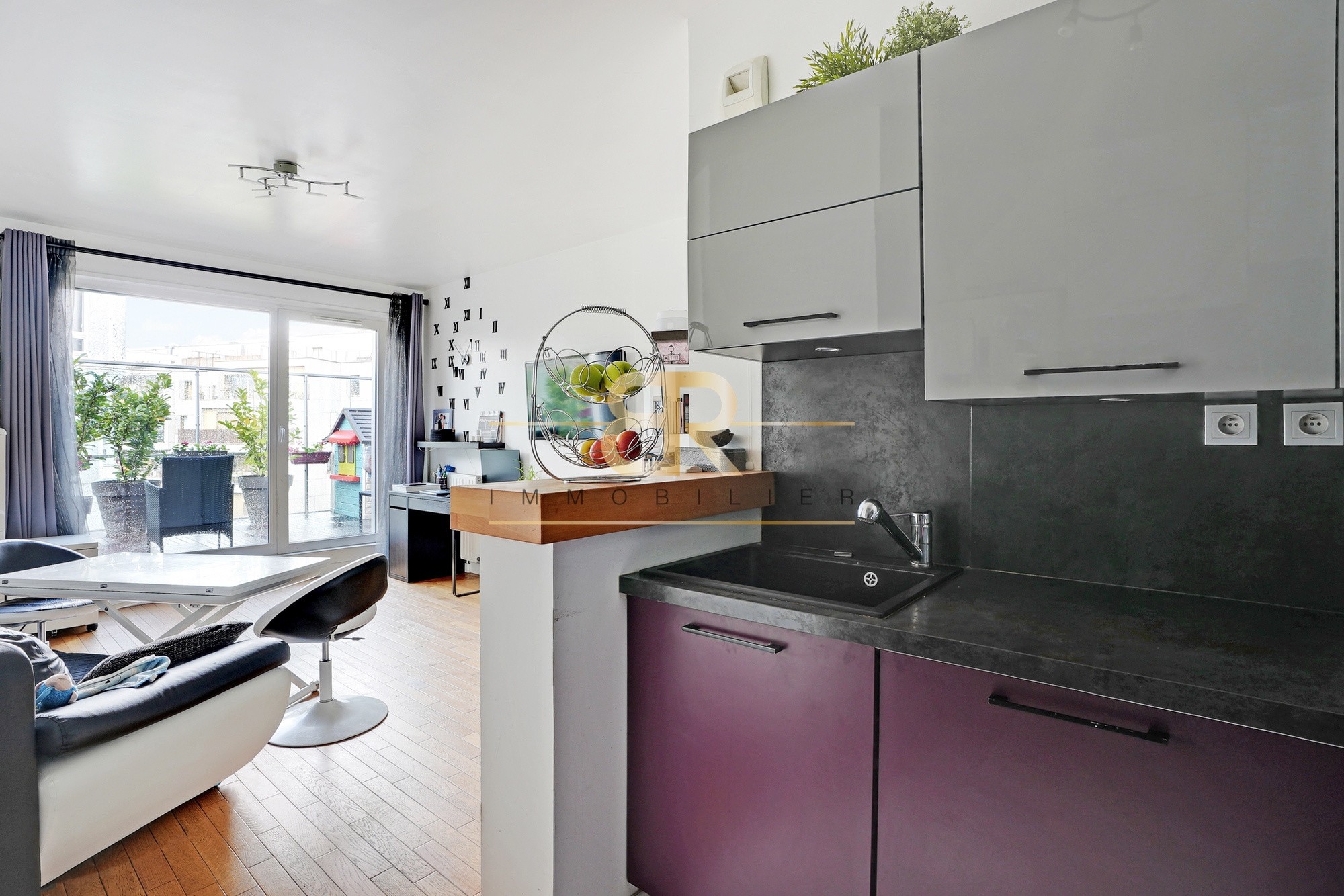 Vente Appartement à Paris Buttes-Chaumont 19e arrondissement 3 pièces