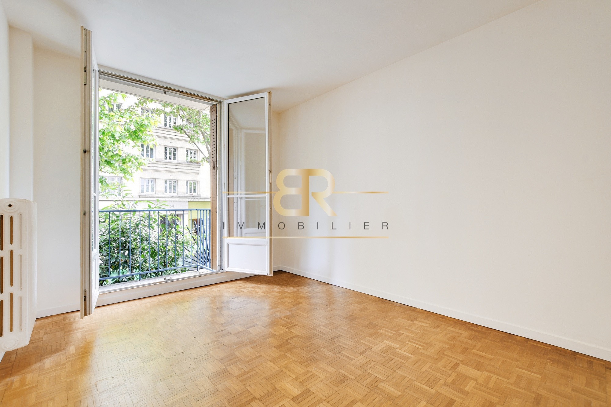 Vente Appartement à Paris Buttes-Chaumont 19e arrondissement 3 pièces