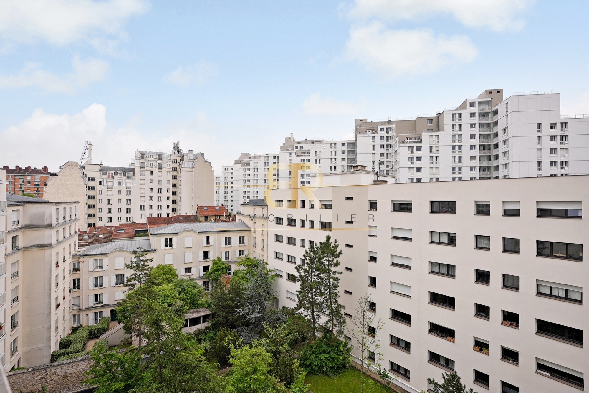 Vente Appartement à Paris Buttes-Chaumont 19e arrondissement 4 pièces