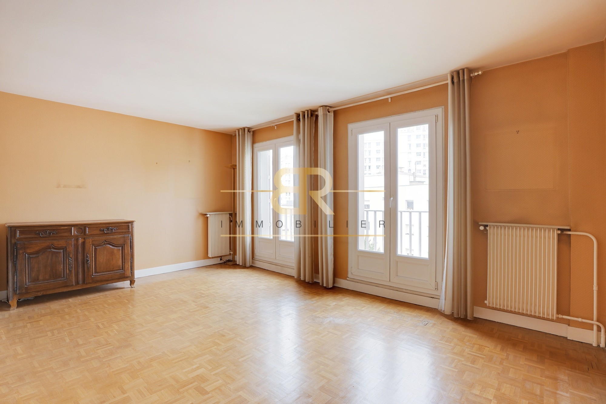 Vente Appartement à Paris Buttes-Chaumont 19e arrondissement 4 pièces