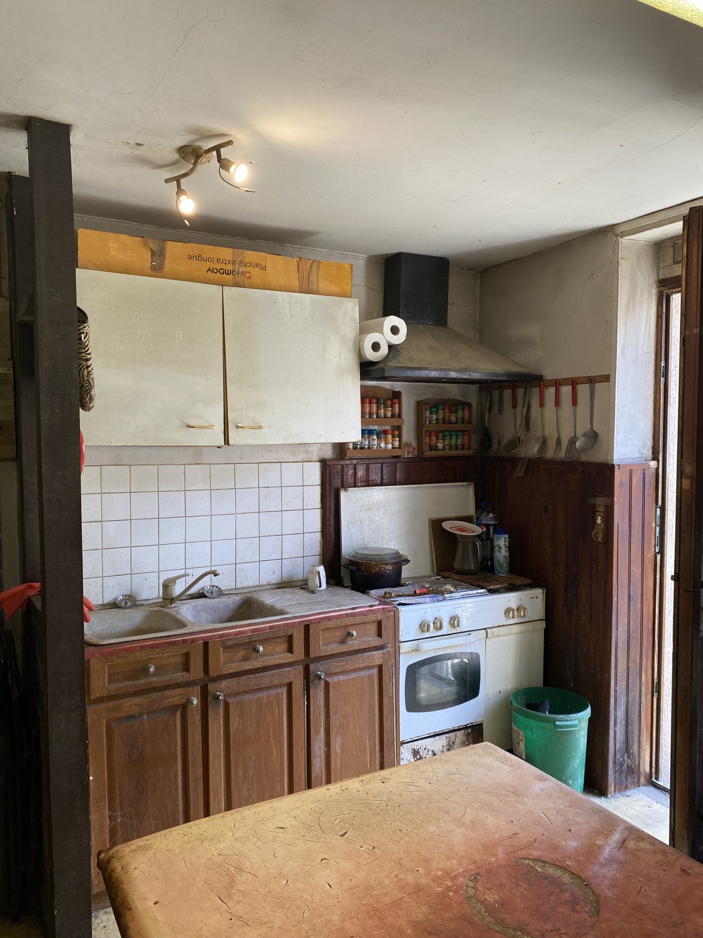 Vente Bureau / Commerce à Villeneuve-sur-Yonne 0 pièce