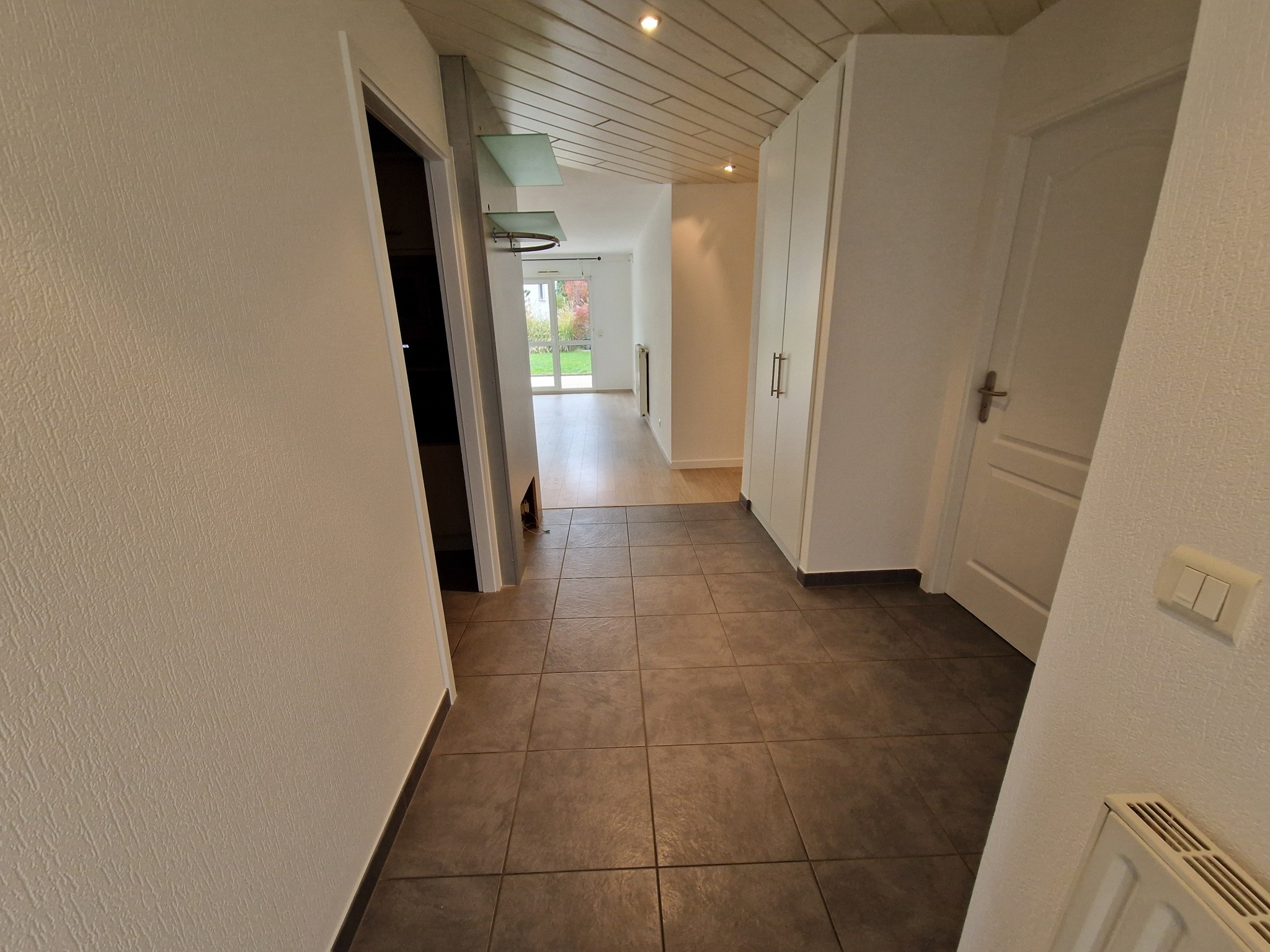 Location Appartement à Village-Neuf 4 pièces