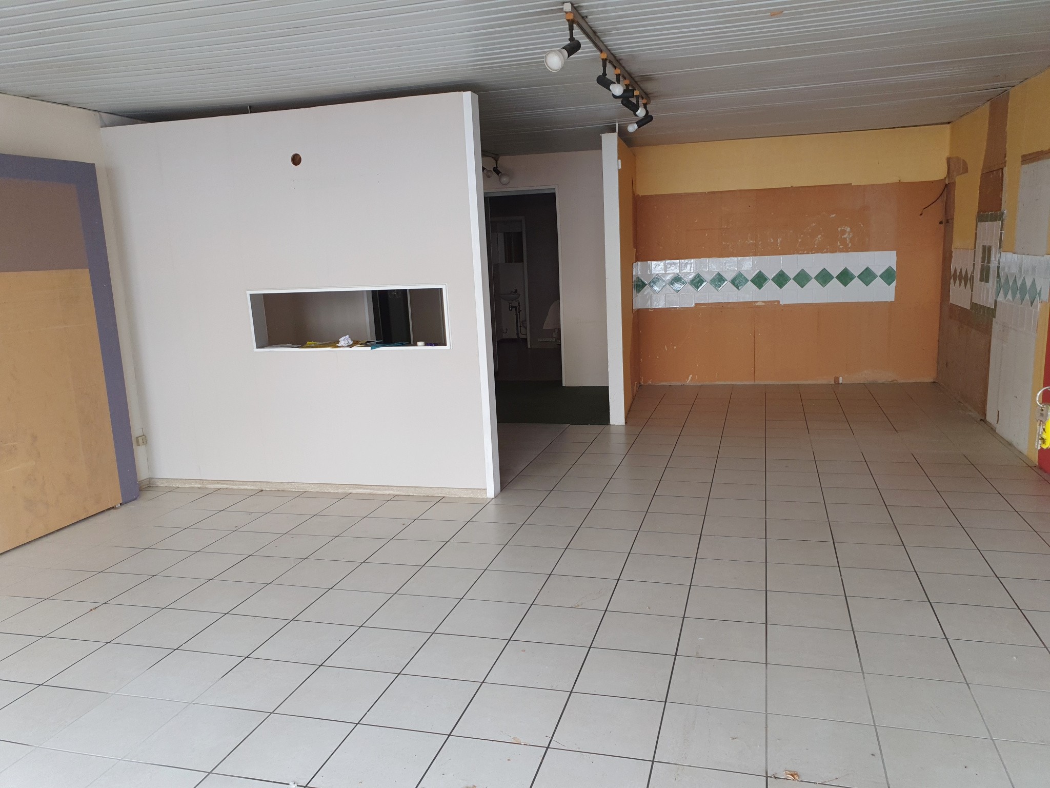 Location Bureau / Commerce à Marmande 0 pièce