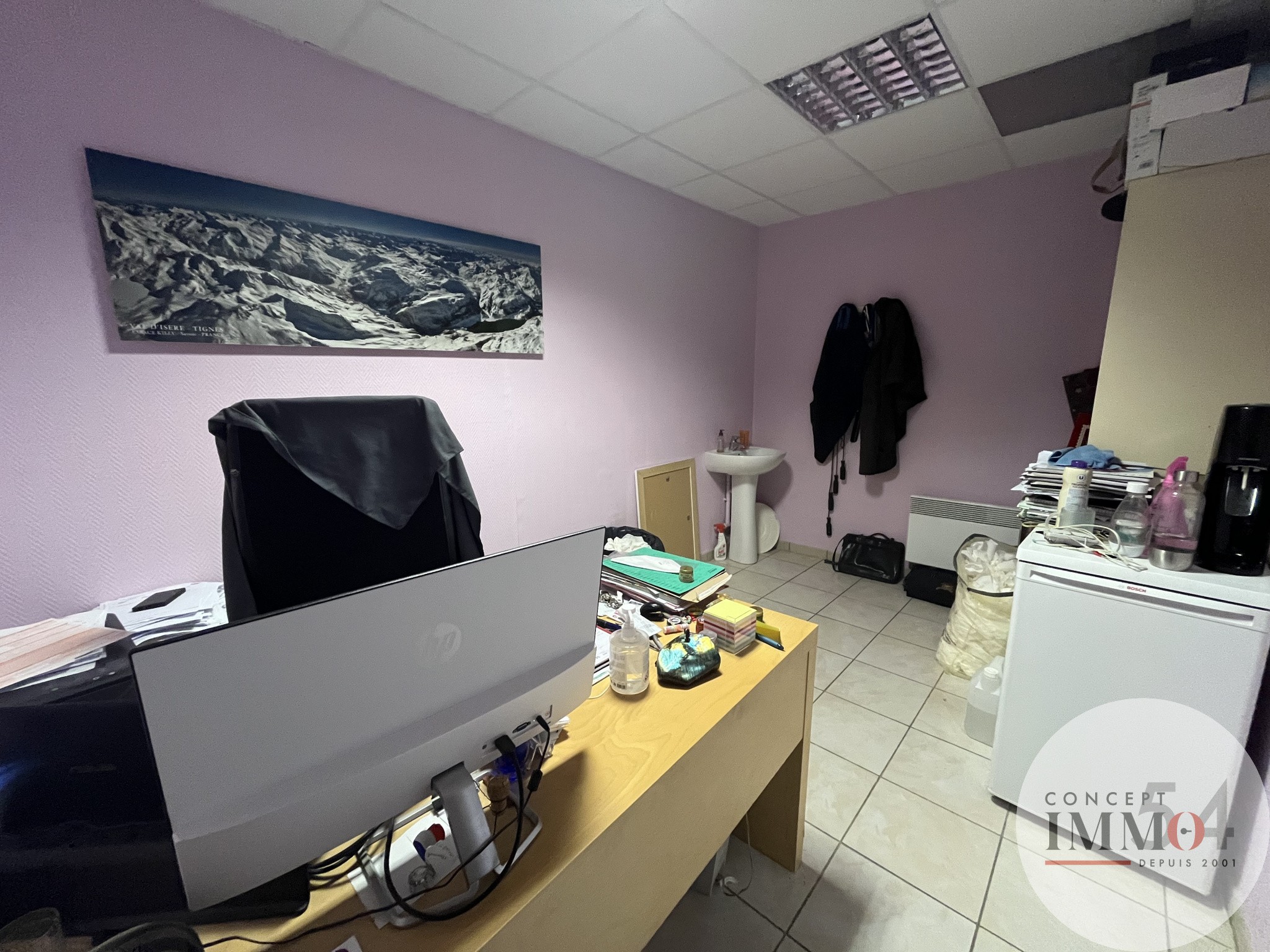 Location Bureau / Commerce à Velaine-en-Haye 0 pièce