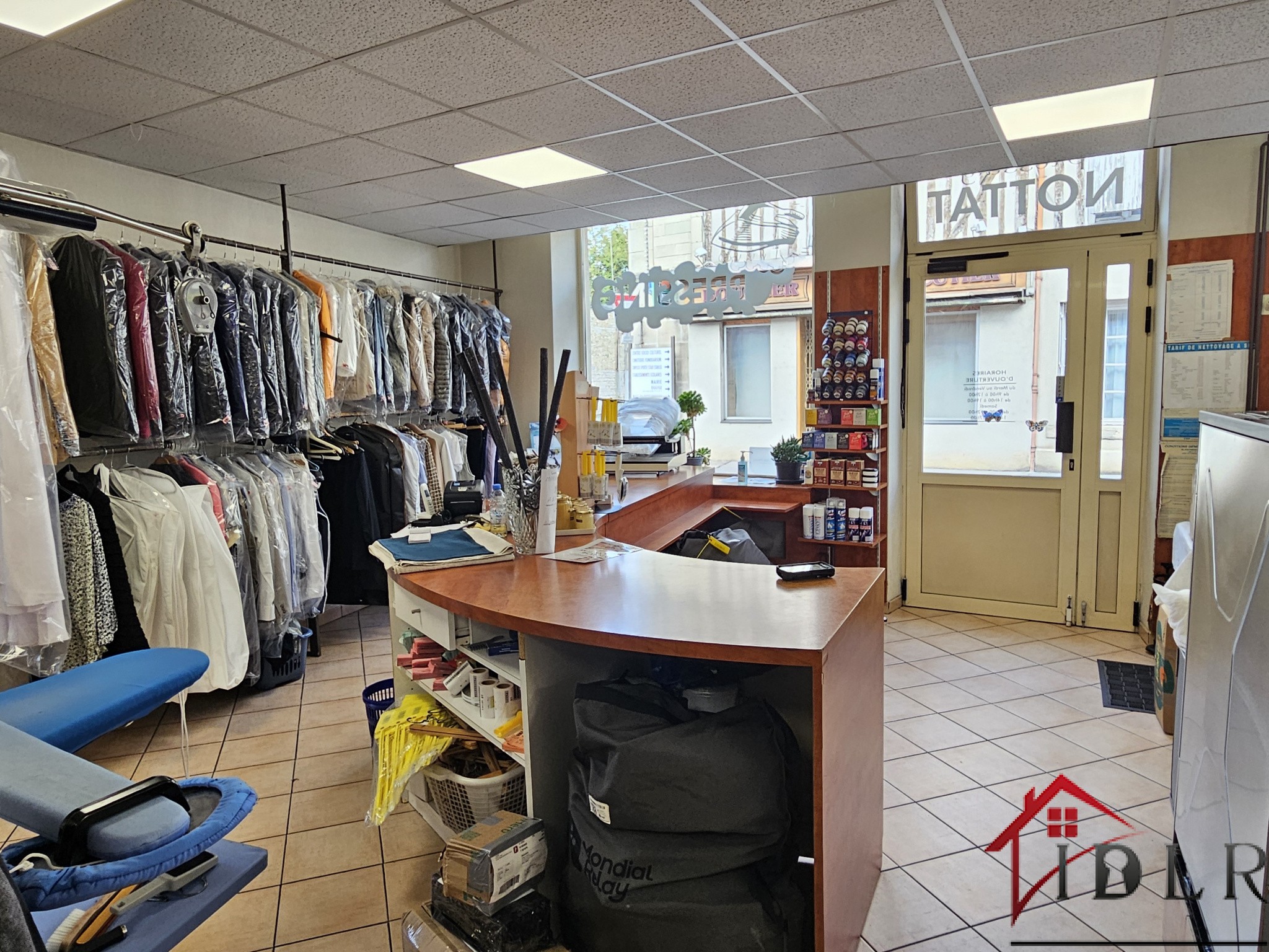 Vente Bureau / Commerce à Wassy 7 pièces