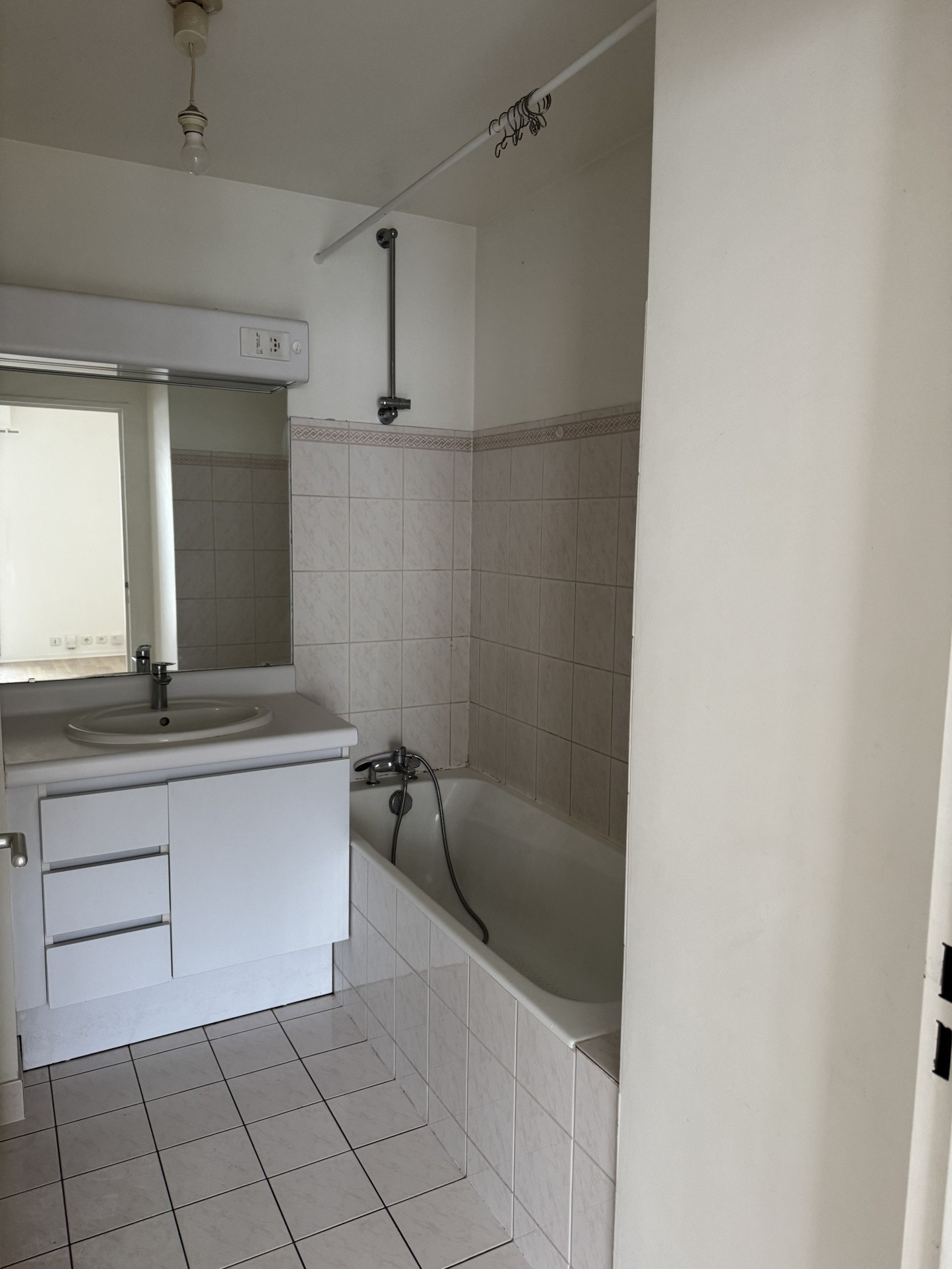 Vente Appartement à Paris Buttes-Chaumont 19e arrondissement 1 pièce